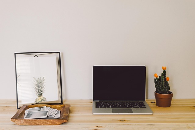 Writing with AI: Techniques to Enhance Your Skills and Efficiency in the Digital Era
