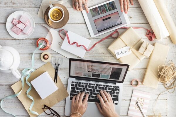 Transforming Business Operations: How AI is Redefining Efficiency and Innovation in the Workplace