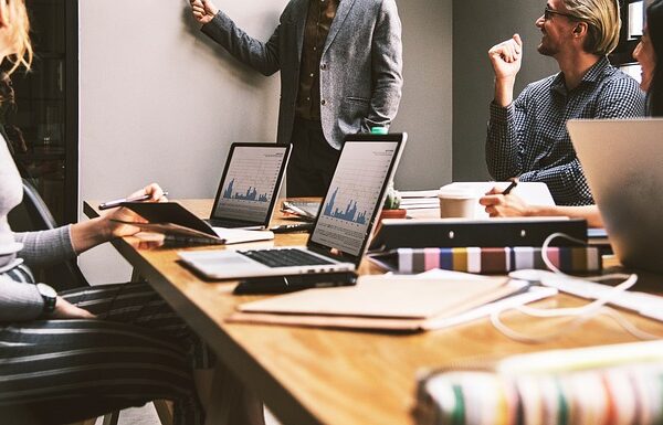 AI Technology and Its Role in Shaping a Sustainable Future for Businesses and Society