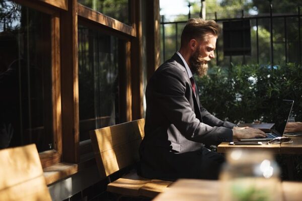 Revolutionizing the Writing Process: How AI Tools Enhance Your Writing Experience and Skills