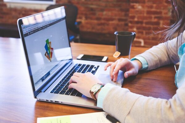 Navigating the Future of Writing: How AI Tools Are Redefining the Written Word Experience