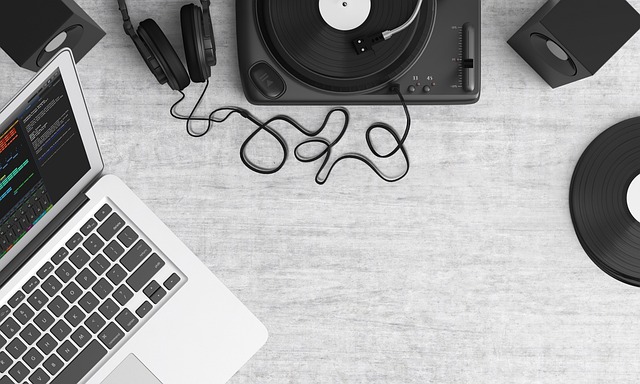 Embracing AI in Writing: Redefining the Craft and Enhancing Your Expression Skills